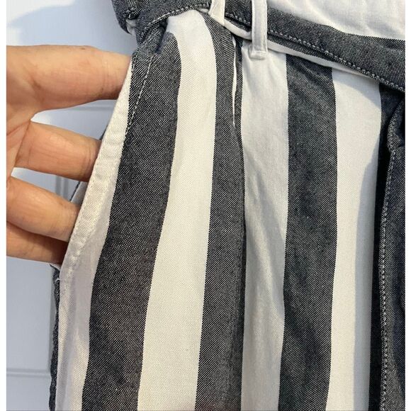 American Eagle Women's Size Medium Black White Stripe Paper Bag Tie Waist  Pants - Picture 3 of 7